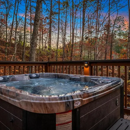Privacy Fire Pit Game Room Hot Tub Wifi